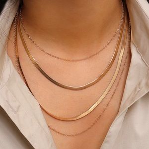 β¨β¨Gold Snake Flat Layered Necklaceβ¨β¨